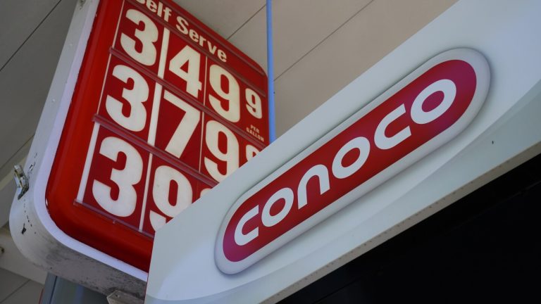 ConocoPhillips buying Marathon Oil for $17.1 billion in all-stock deal as energy prices rise