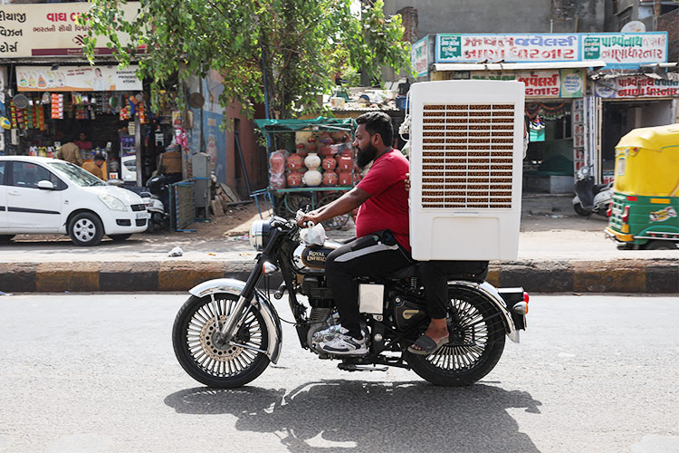 Indian city Nagpur reels under an excruciating record-breaking 56˚C Indian city Nagpur reels under an excruciating record-breaking 56˚C