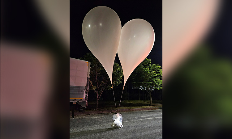 North Korea sends balloons of 'trash, faeces' into South North Korea sends balloons of 'trash, faeces' into South