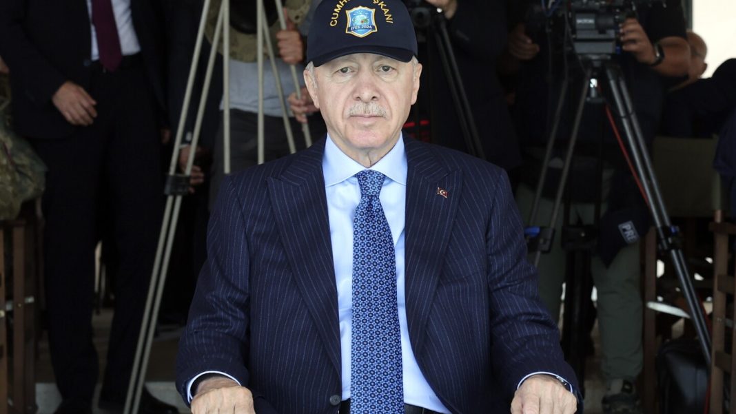 Turkey signals a new military intervention in Syria if Kurdish groups hold local elections