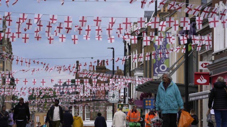 American and British voters share deep roots. In 2024, they distrust their own leaders, too