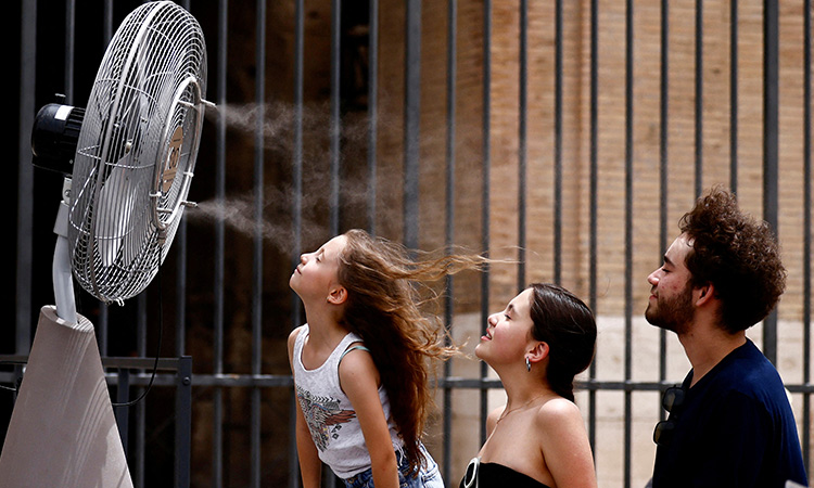 Italy swelters in first summer heatwave Italy swelters in first summer heatwave