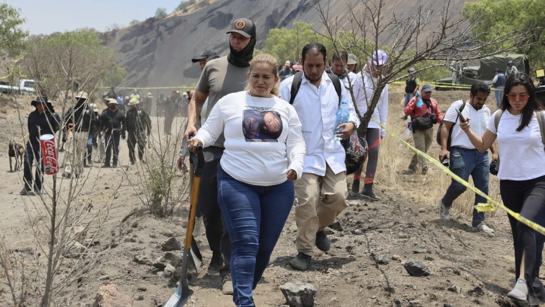 Mexican officials again criticize volunteer searcher after she finds more bodies