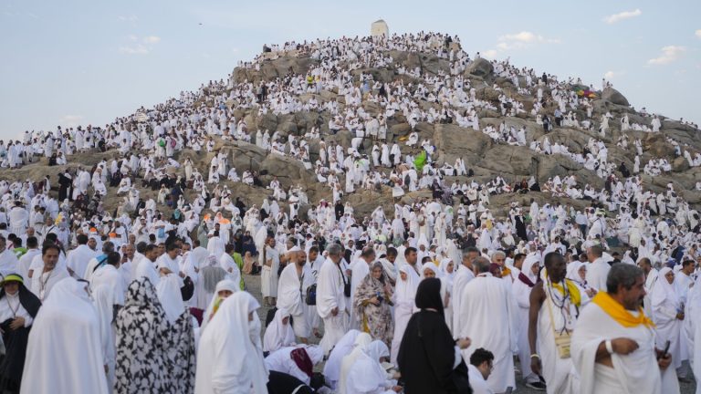 Muslim pilgrims converge at Mount Arafat for daylong worship as Hajj reaches its peak