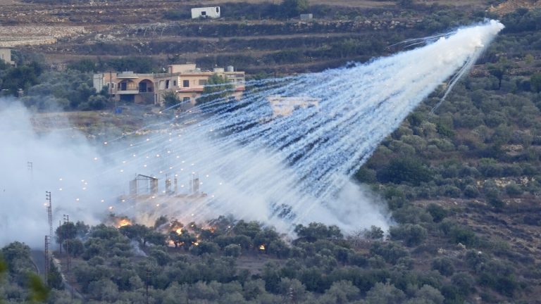 Rights group accuses Israel of hitting residential buildings with white phosphorous in Lebanon