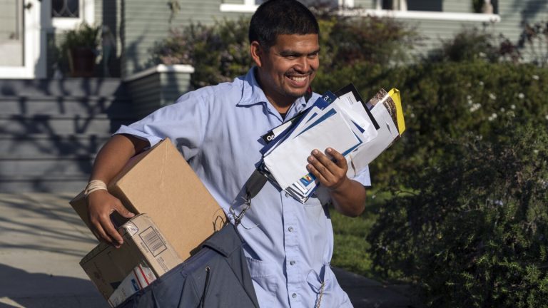 US employers added a robust 272,000 jobs in May in a sign of sustained economic health