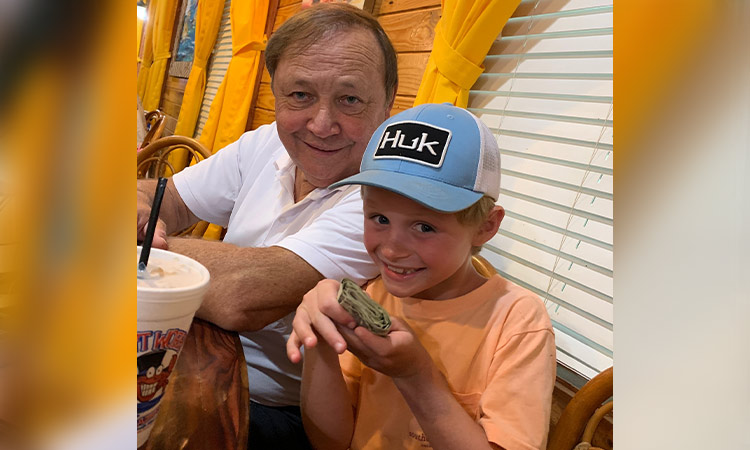 10-year-old boy saves the day when grandpa faints while driving 10-year-old boy saves the day when grandpa faints while driving 110 kph on US highway
