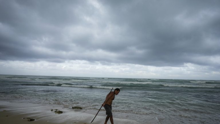 Beryl set to strengthen on approach to Texas due to hot ocean temperatures