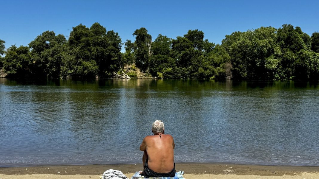 Dangerously high heat builds in California and the south-central United States