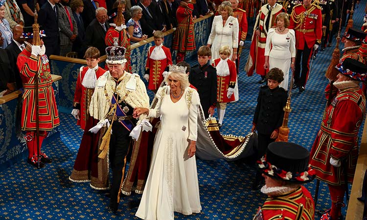 UK-King-Queen-at-parliament-750x450
