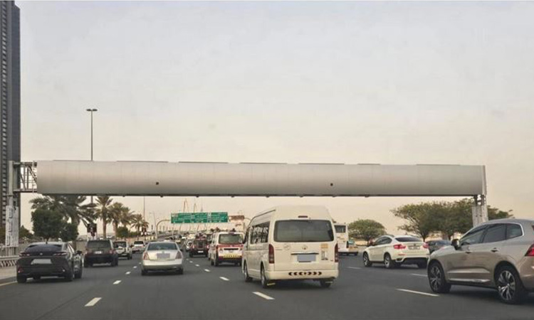 Dubai installs new Salik tollgates on Al Khail Street and Dubai installs new Salik tollgates on Al Khail Street and Sheikh Zayed Road