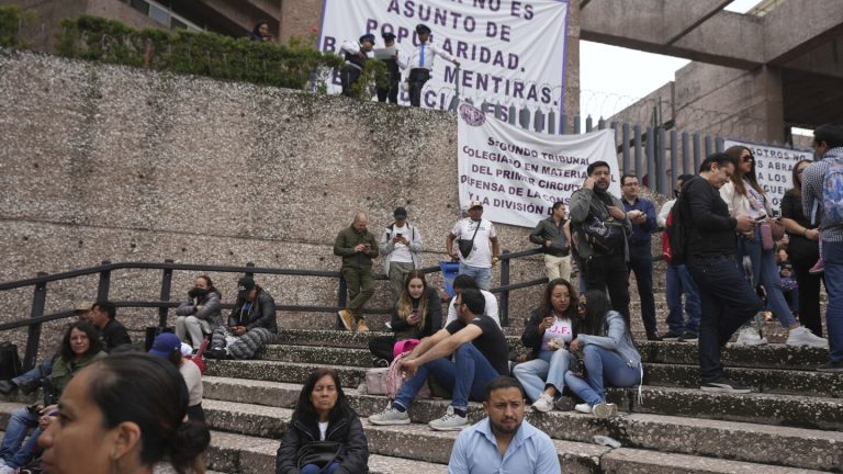 Employees at Mexico’s federal courts go on strike over reforms that make judges stand for election