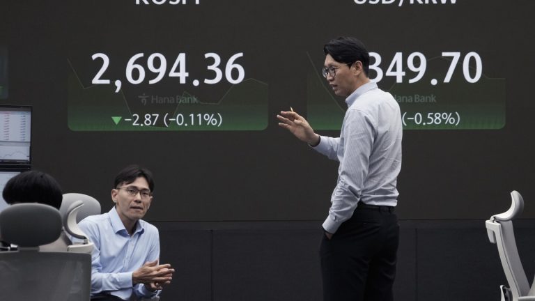 Global stocks are mixed after Wall Street’s best week of the year; yen rallies