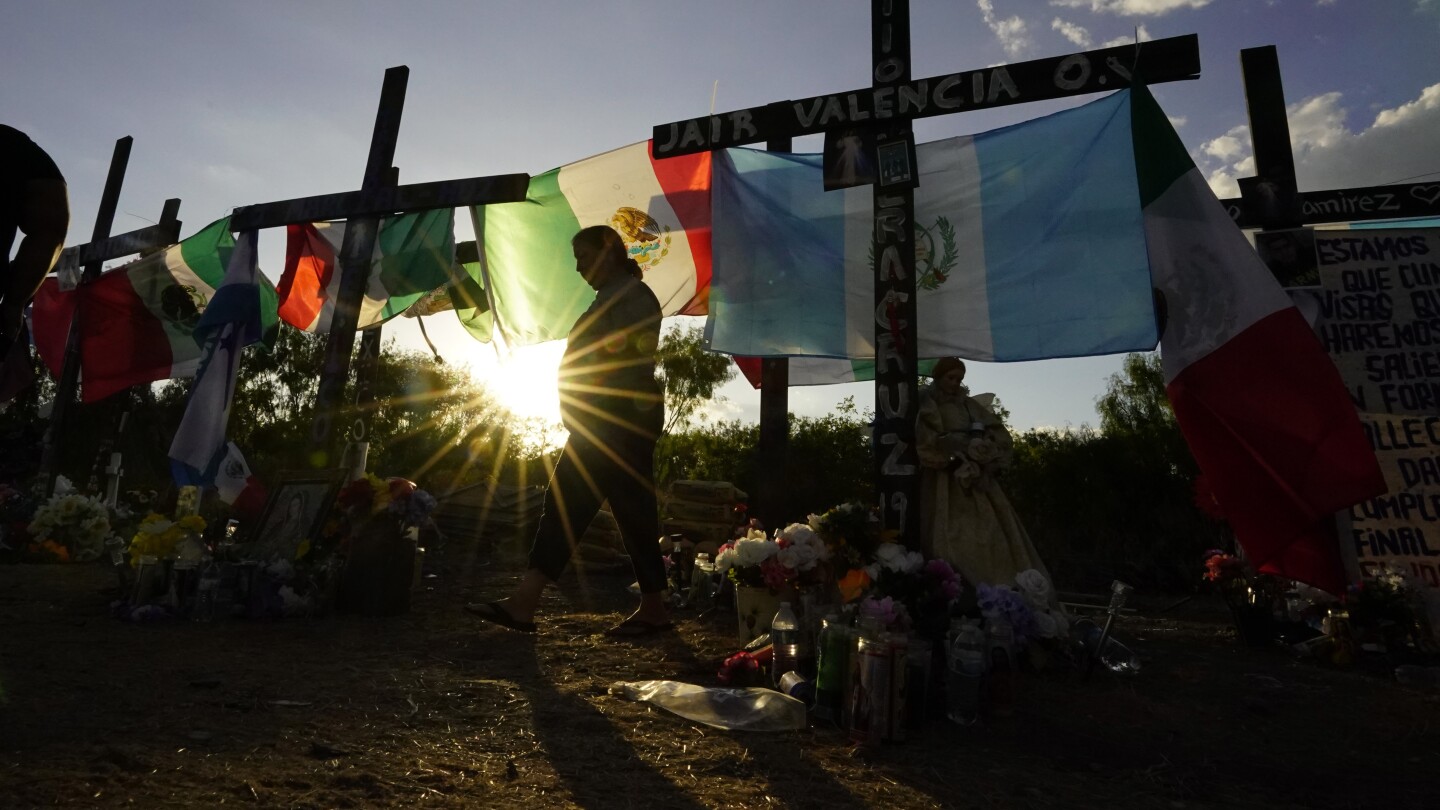 Guatemalan police arrest 7 accused of trafficking the 53 migrants