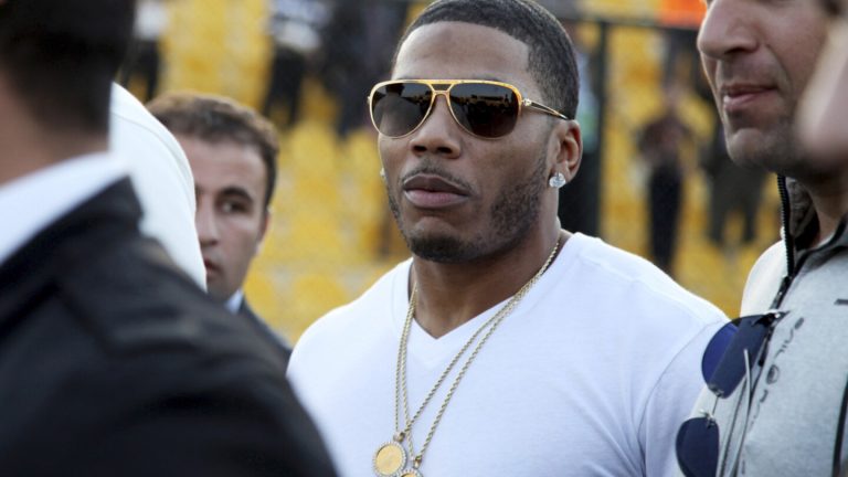 Rapper Nelly is arrested and accused of having illegal drugs. His lawyer says the case will die