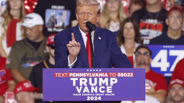 Trump zigzags between economic remarks and personal insults at rally in critical Pennsylvania
