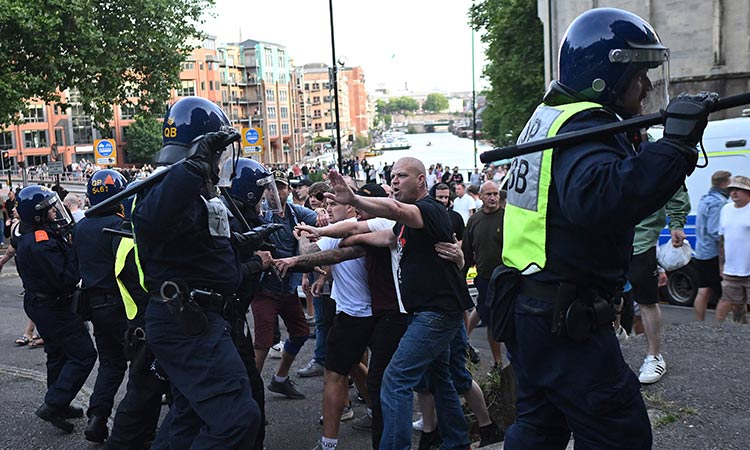 UK government vows 'consequences' for far-right rioters UK government vows 'consequences' for far-right rioters