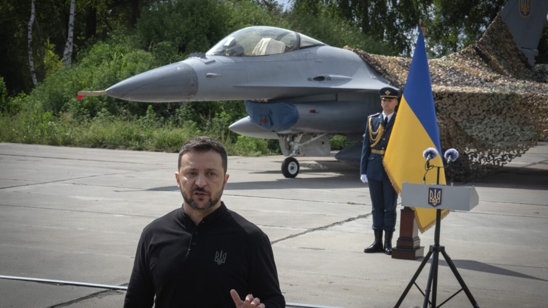 Ukraine’s Zelenskyy displays newly arrived F-16 fighter jets to combat Russia in the air