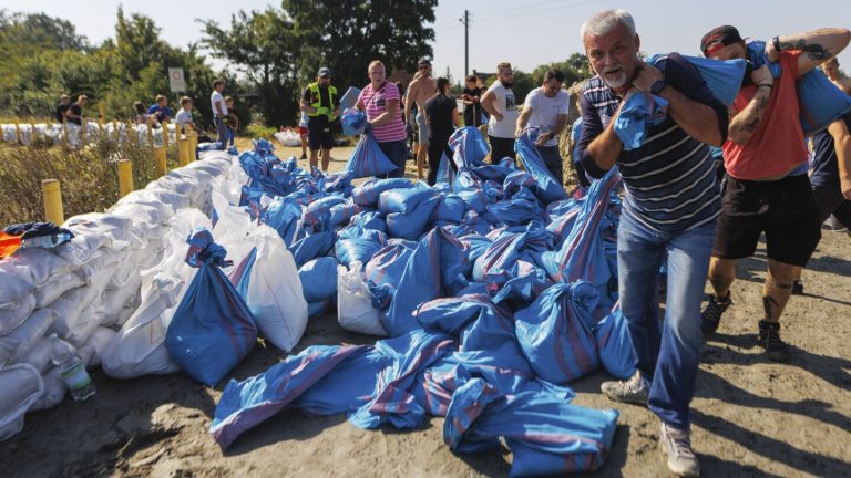 Budapest and Poland’s Wroclaw reinforce river banks ahead of more flooding in Central Europe
