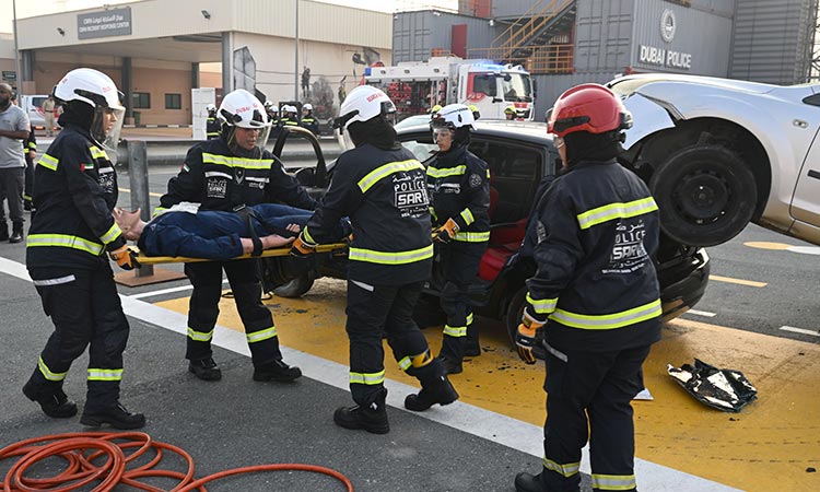 Dubai Police unveil UAE’s first female land rescue team Dubai Police unveil UAE’s first female land rescue team