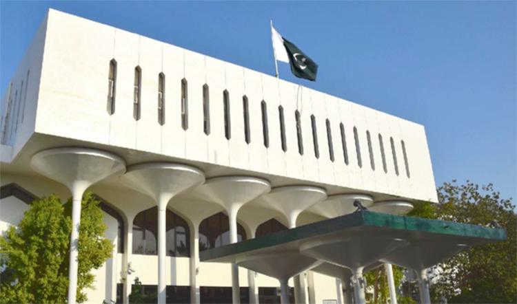 Pakistanis urged to take advantage of UAE visa amnesty Pakistanis urged to take advantage of UAE visa amnesty