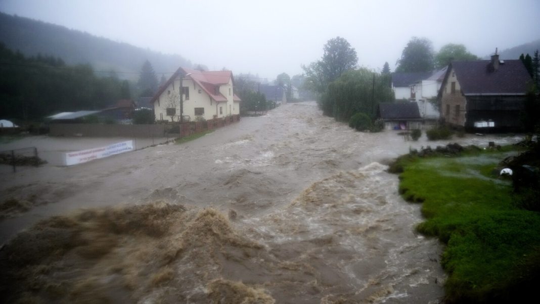 Rising floodwaters trigger evacuations in Czech Republic and Poland Rising floodwaters trigger evacuations in Czech Republic and Poland