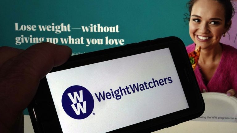 WeightWatchers CEO who oversaw diet company’s move into weight loss drugs abruptly leaves role
