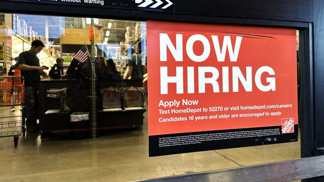 Slightly more Americans apply for unemployment benefits last week, but layoffs remain at low levels