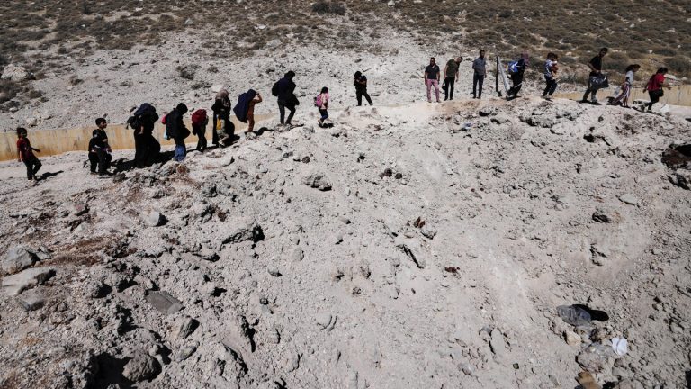 While Syrian refugees don’t want to return, officials in Lebanon and Syria see exodus as opportunity